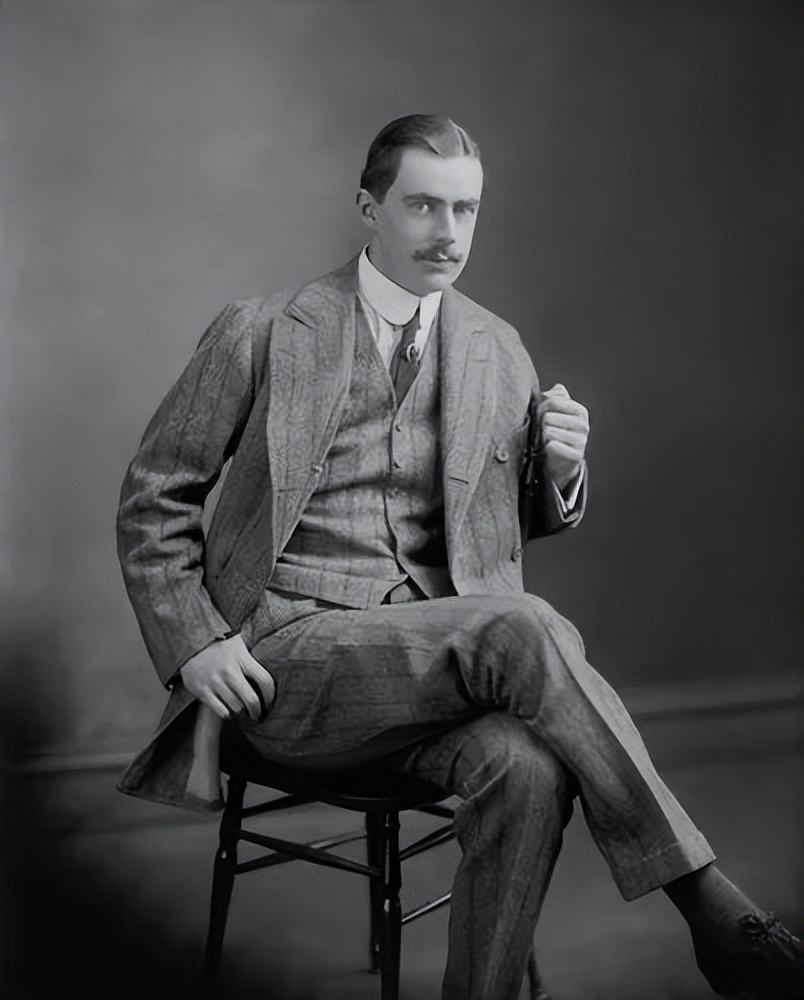 裸死街头，尸骨不全，戴过这颗3亿美金钻石的人最后有多惨