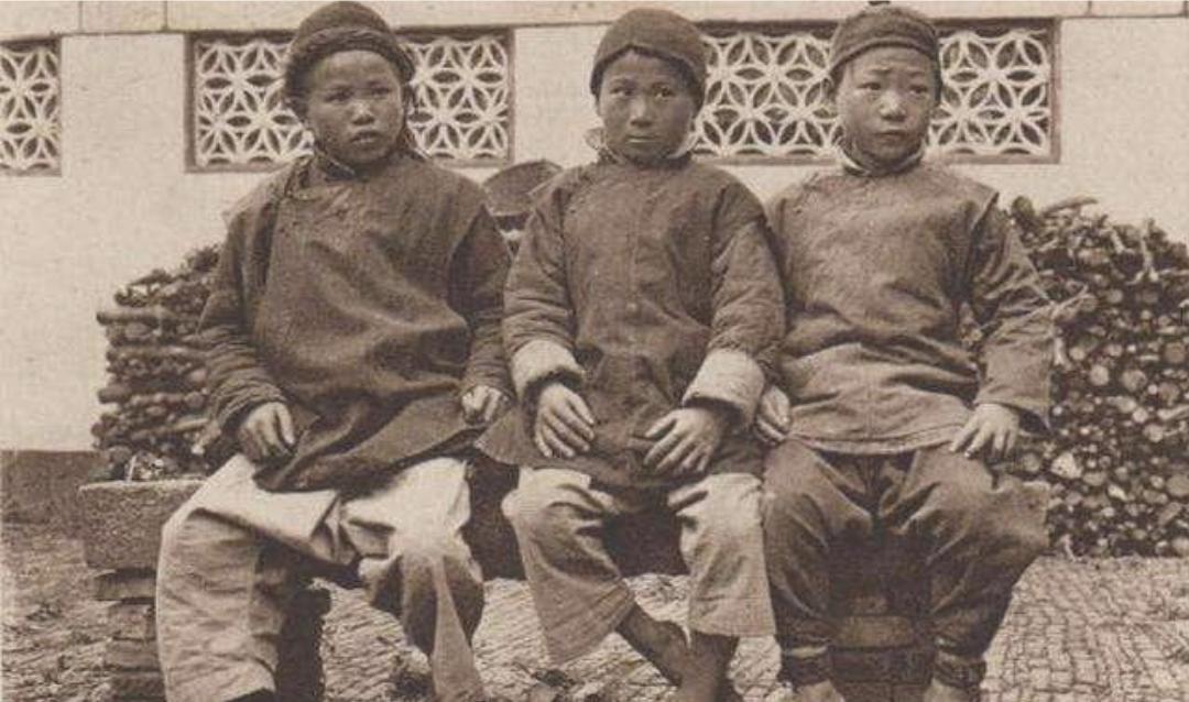 中国最后一个悲情的太监，刚阉割完毕，皇帝就宣布退位