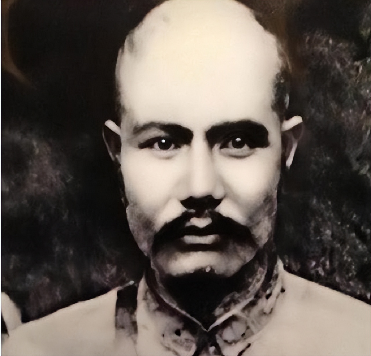 西路军军长牺牲,红军牺牲后妻子苦苦等候70年