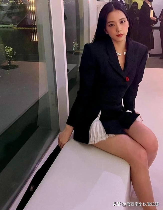 难怪卡地亚砸大钱也要抢下！Jisoo晒活动私照太性感了