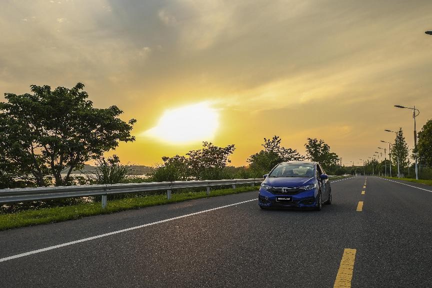 飞度二代改涡轮0-100加速,平民改车之本田飞度