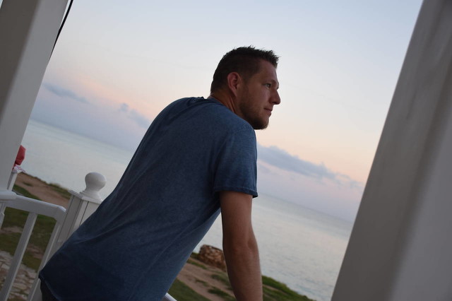 老年人舍不得丢东西故事,每个物品背后都有故事