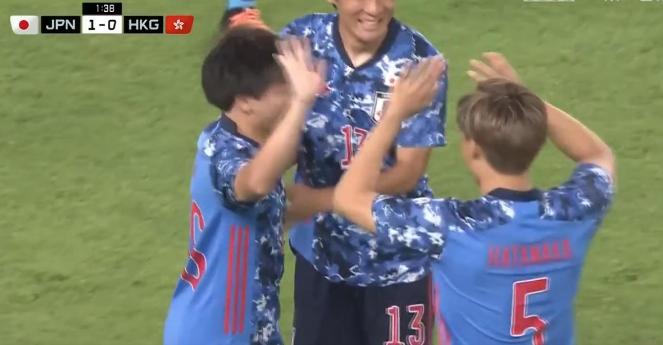 国足打日本高燃时刻0:0秀球技,国足0:2日本日本队高位逼抢