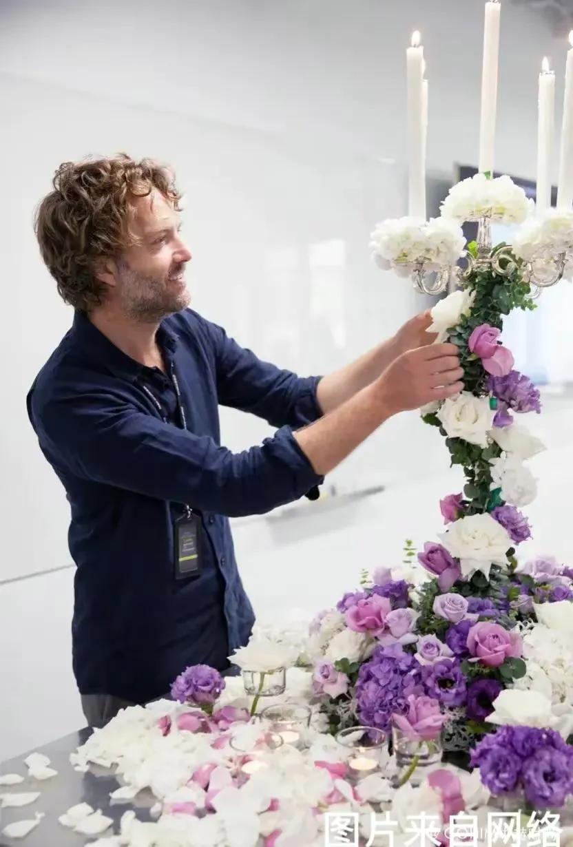 穿露背衣服里面应该穿什么,我想怎么穿就怎么穿