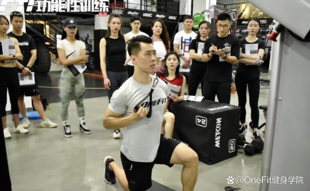 运动完就腰酸疼怎么休息,锻炼后浑身酸疼是继续还是休息