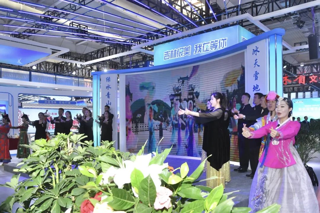 鎶㈠厛鎺㈢濂ョ壒鑾辨柉,鎶㈠厛鎺㈠崠鍦哄畬鏁寸増