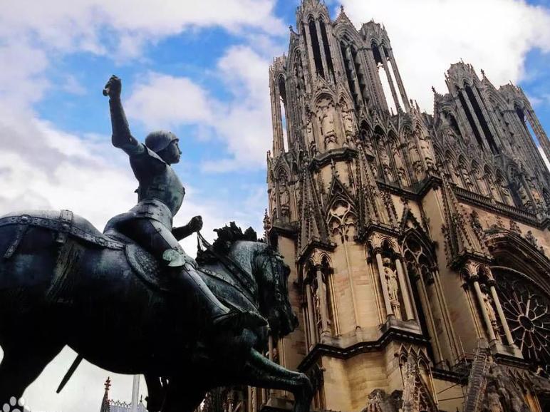 中世纪骑士的爱情观,中世纪骑士爱情观念