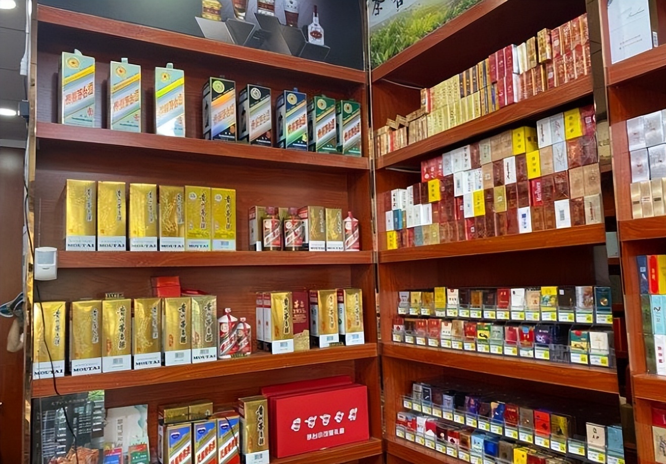 门店冷清生意怎么做,商场里服装店那么冷清怎么盈利