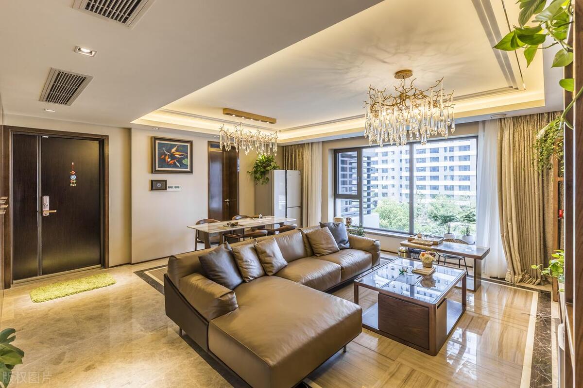 电视柜的脚要多高合适（电视柜底部尺寸确定）