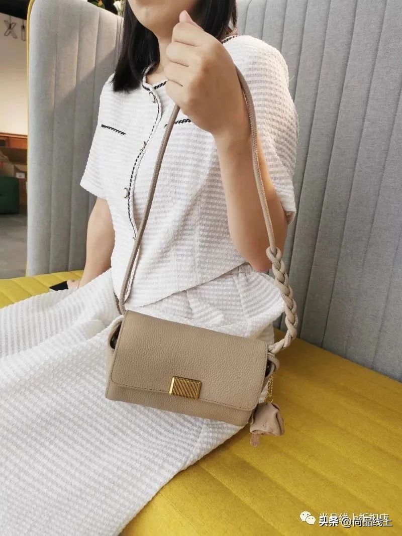 稻草人服装配饰旗舰店,稻草人特价女包直包