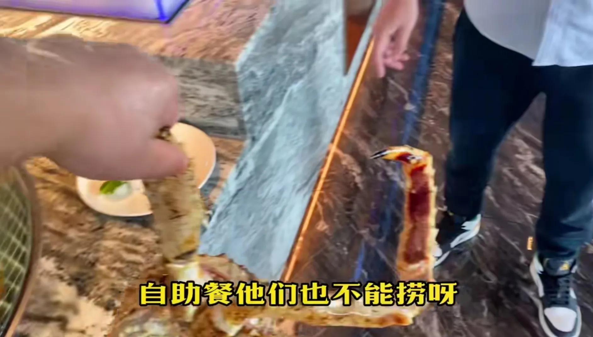 自助餐帝王蟹老员工,吃自助餐全选帝王蟹