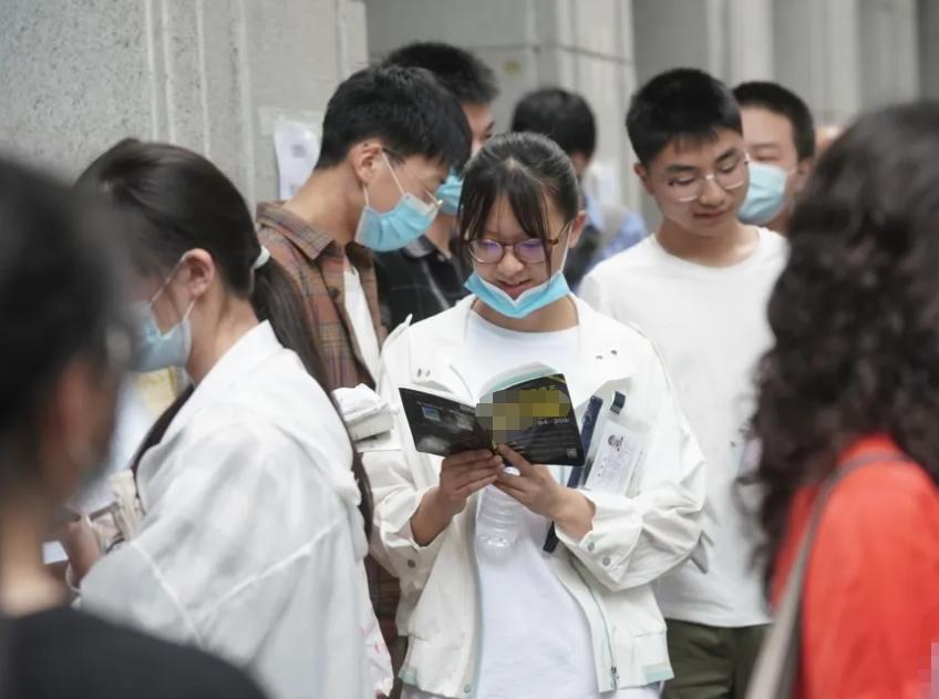 “中专？还是民办的，劝你就不要去了”，学生痛斥多年被坑经历