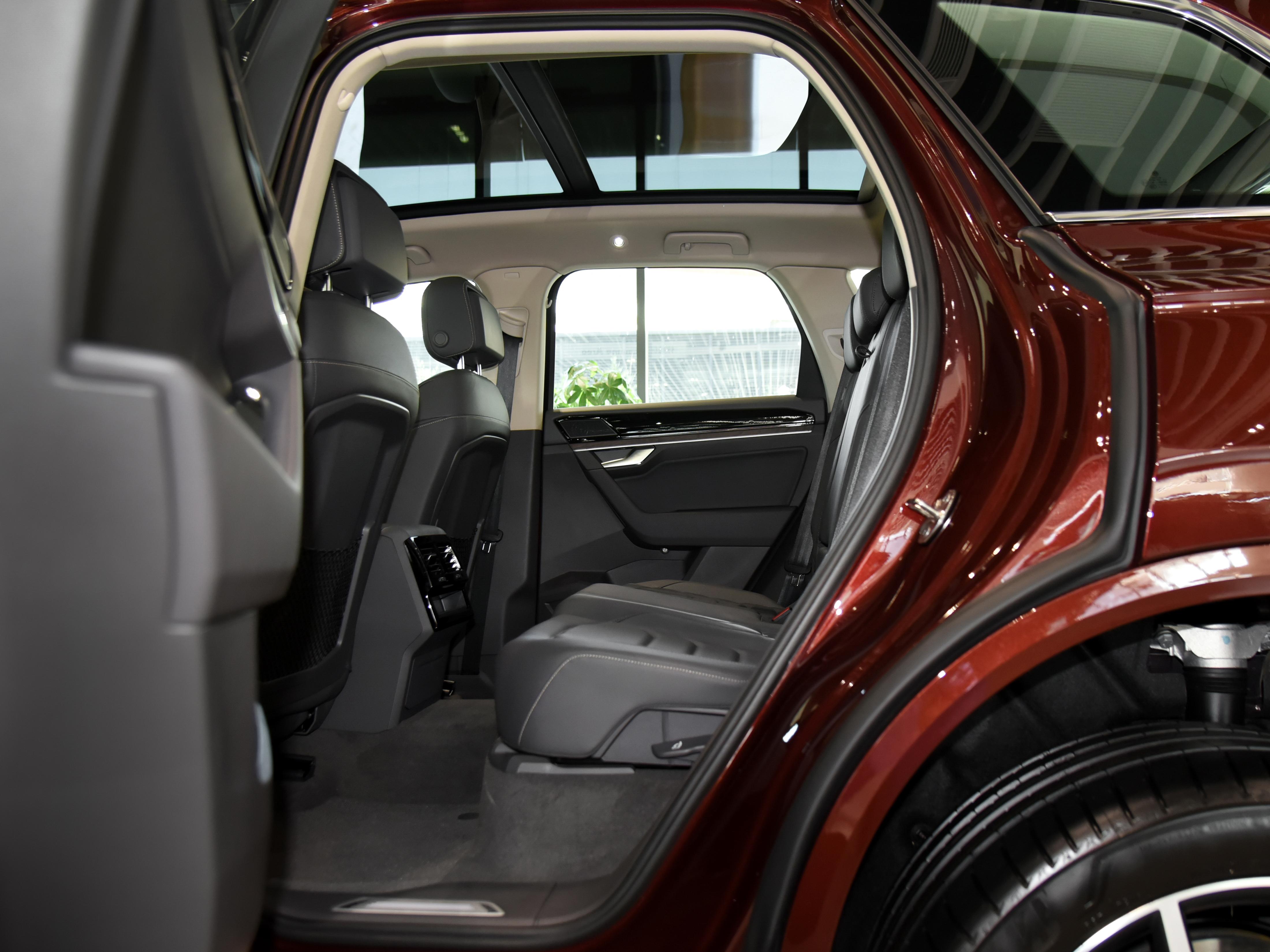 大众途锐和奥迪Q7对比,大众途锐与奥迪q7区别