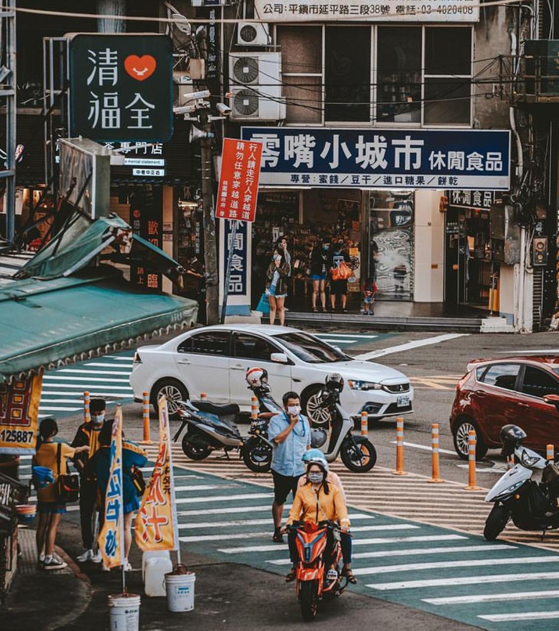 我，台湾人，曾以为大陆很穷，来到大陆后我被震撼到了，爱上大陆