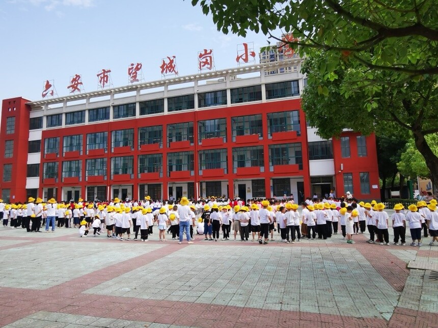 大手拉小手共建美丽庭院儿童画,大手拉小手共绘团圆梦