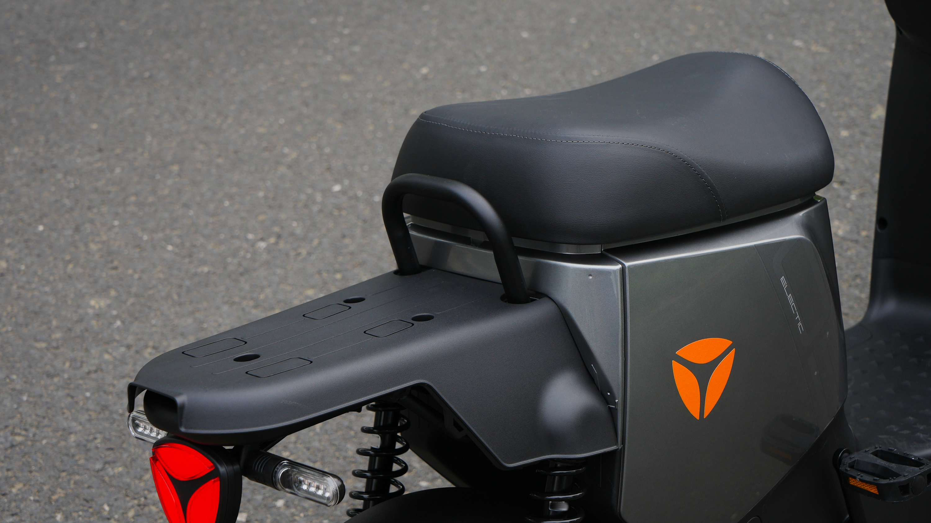 电动车座椅买哪种好,猛马电动车怎么选