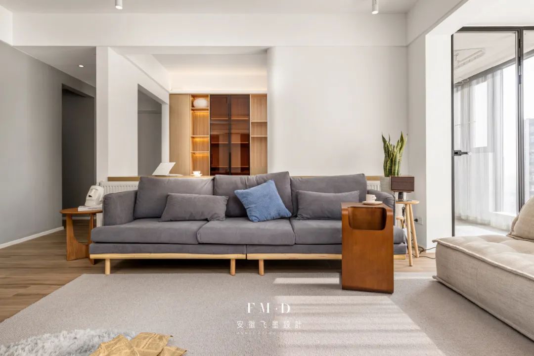 屋子太暗不想开灯怎么引进阳光,室内黑采光不好怎么办