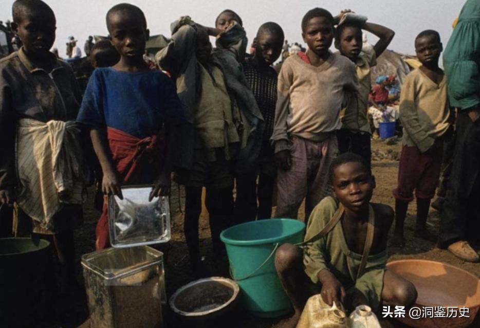 2018年非洲“先知”卖万能神药,用柠檬水兑汽油,一年狂捞1000万