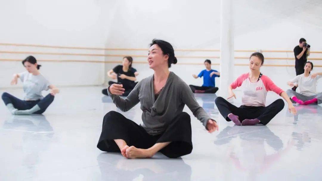 看金星年轻时跳舞,金星年轻时的舞蹈