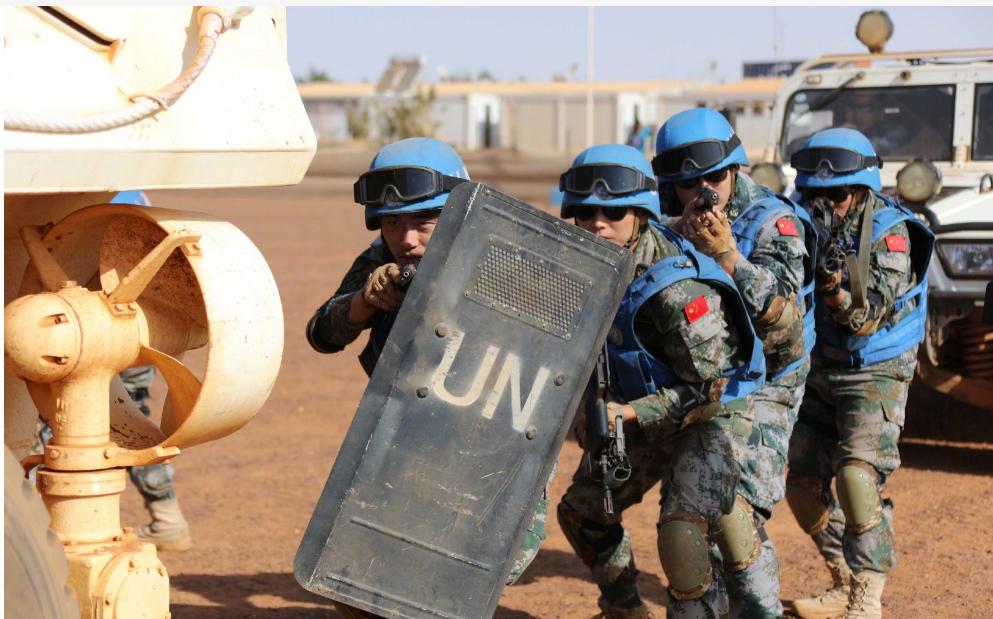 非洲孩子得了“绝症”，母亲放弃治疗，中国医生用一片药把她治好