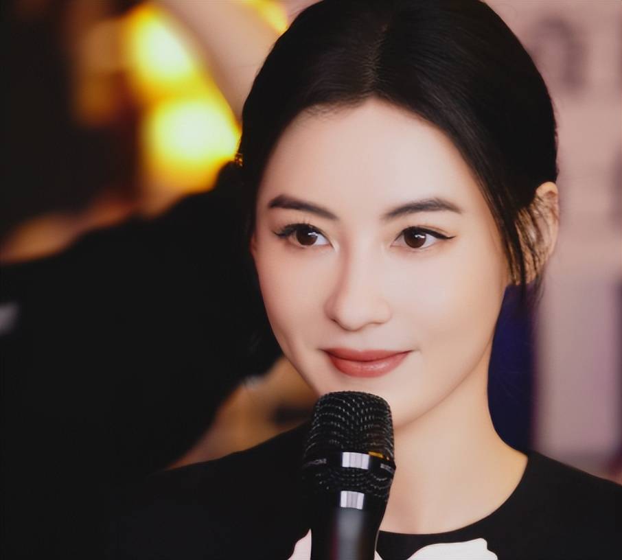 谢霆锋王菲到底是执念还是深爱呢,谢霆锋和王菲到底有多难舍难分