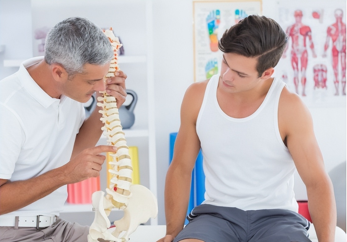 年轻人腰间盘突出如何根治,年轻人腰间盘突出怎么治疗