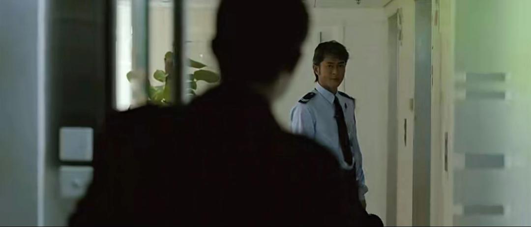 无间道另外一个版本结尾,无间道三部里面最出彩的人物