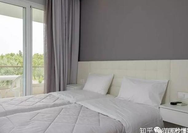 这4种窗帘既实用又美观你家有吗,窗帘是家居装饰不可或缺的一部分