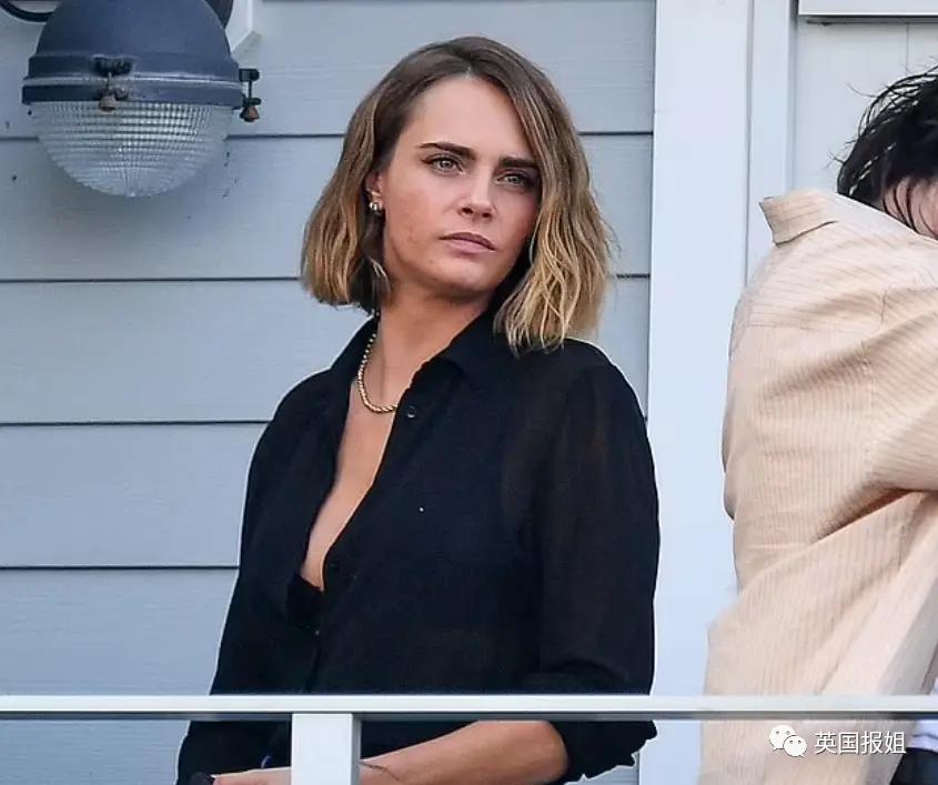 霉霉演唱会美国小姐开场自我介绍,霉霉与打雷姐现身超级碗