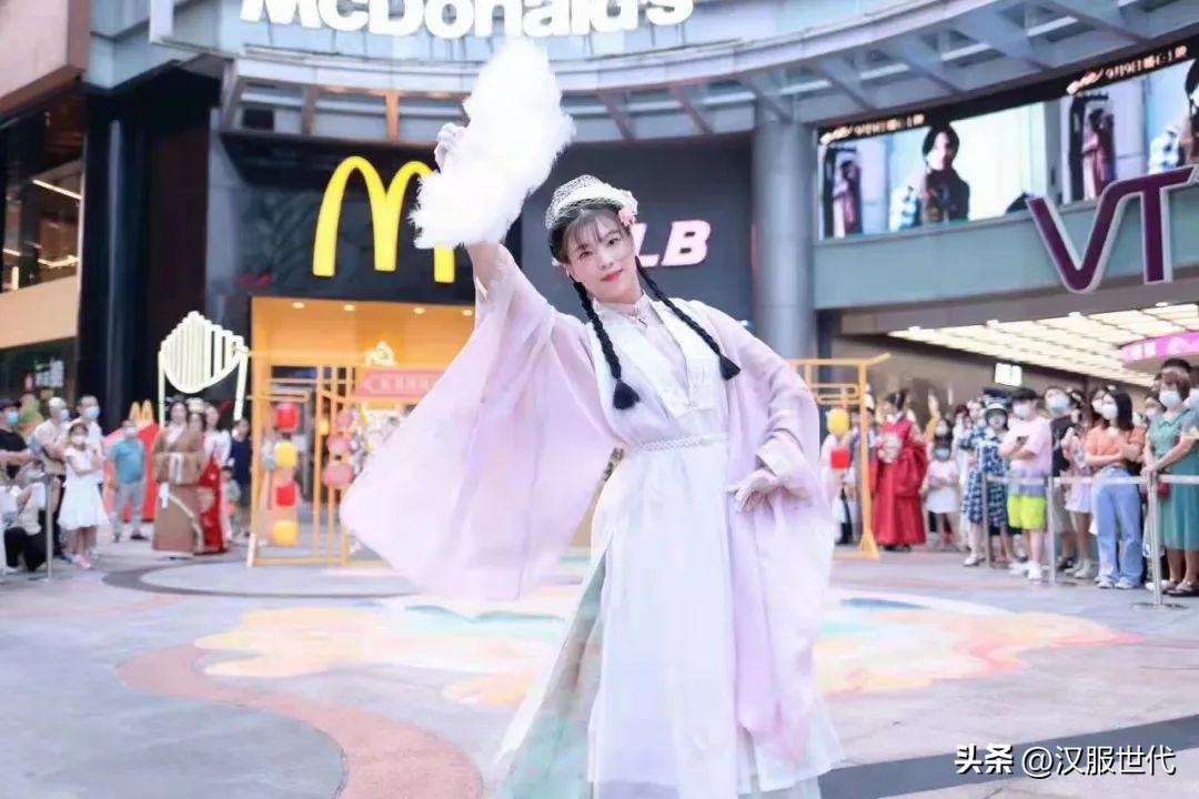 国风大赏汉服大型t台秀,汉服走秀国风大典最惊艳的汉服