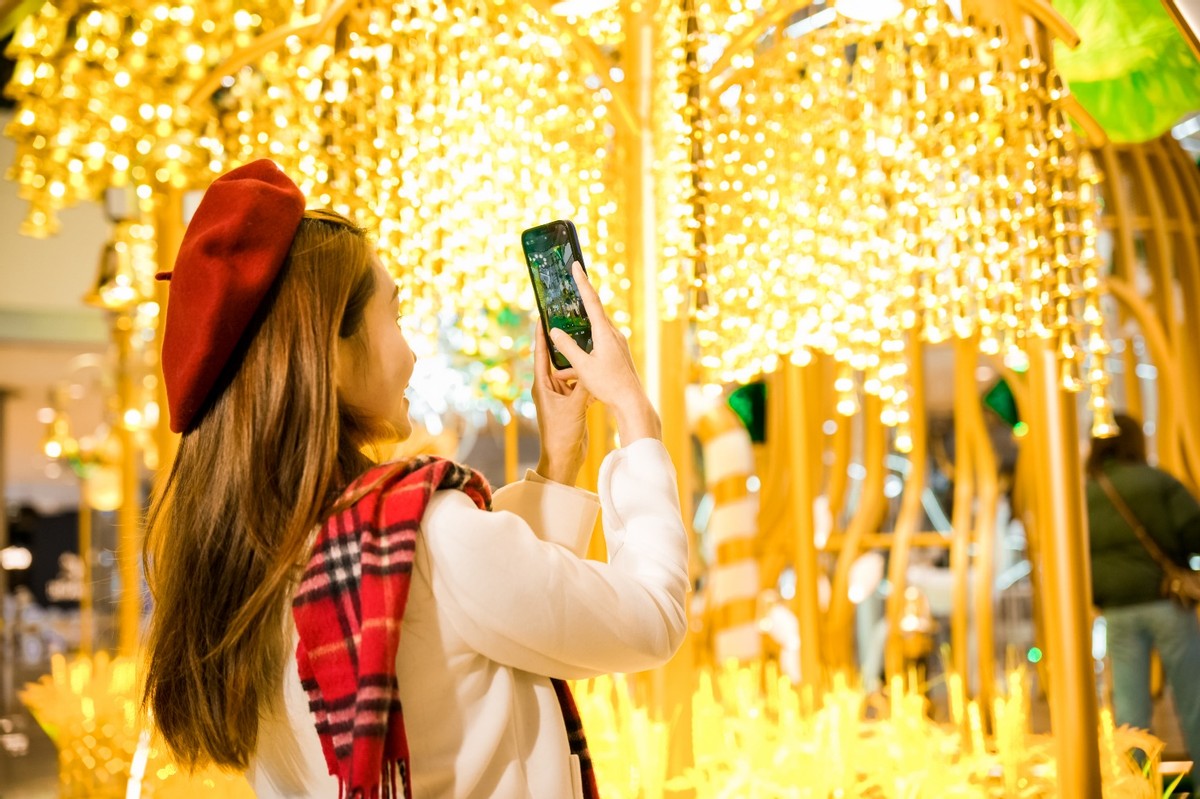 成都IFS叮铃铃奇幻森之旅TheMagicBellForest主题活动欢乐启幕