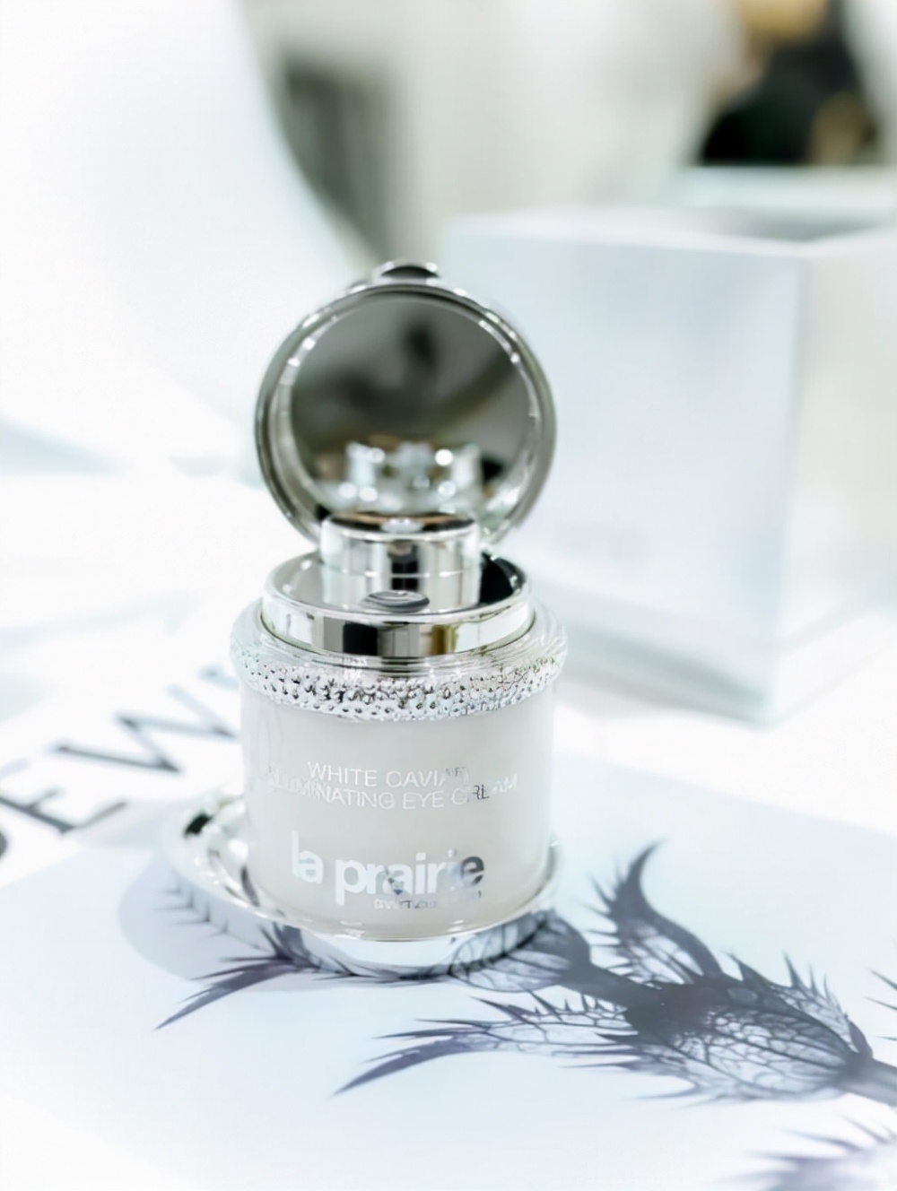 眼霜什么牌子的好用,眼霜什么品牌最好用介绍一下