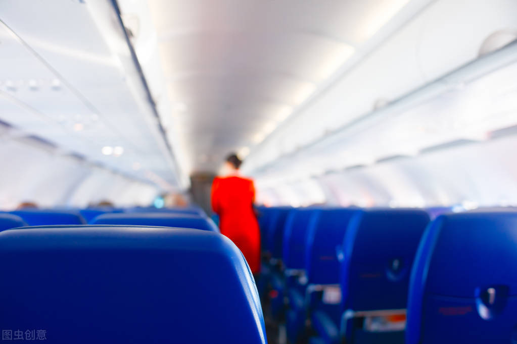 航班延误乘客被关机舱6小时,航空公司处理航班延误让人暖心