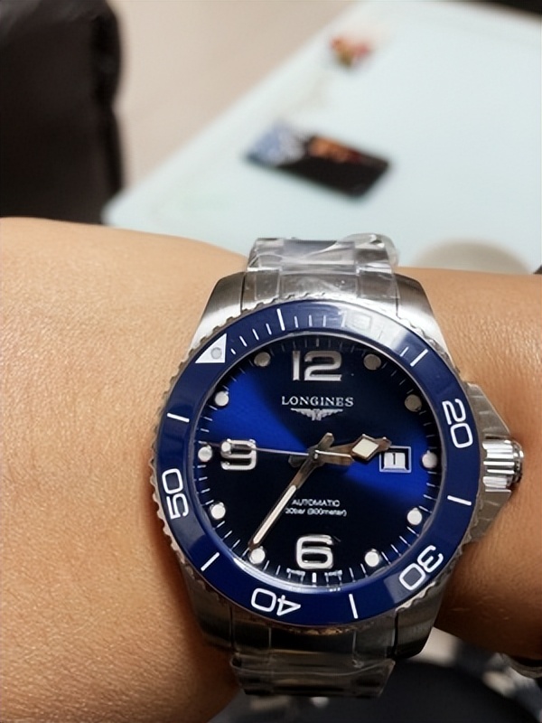 名士和康斯登手表哪个好,东方星名士与浪琴康卡斯