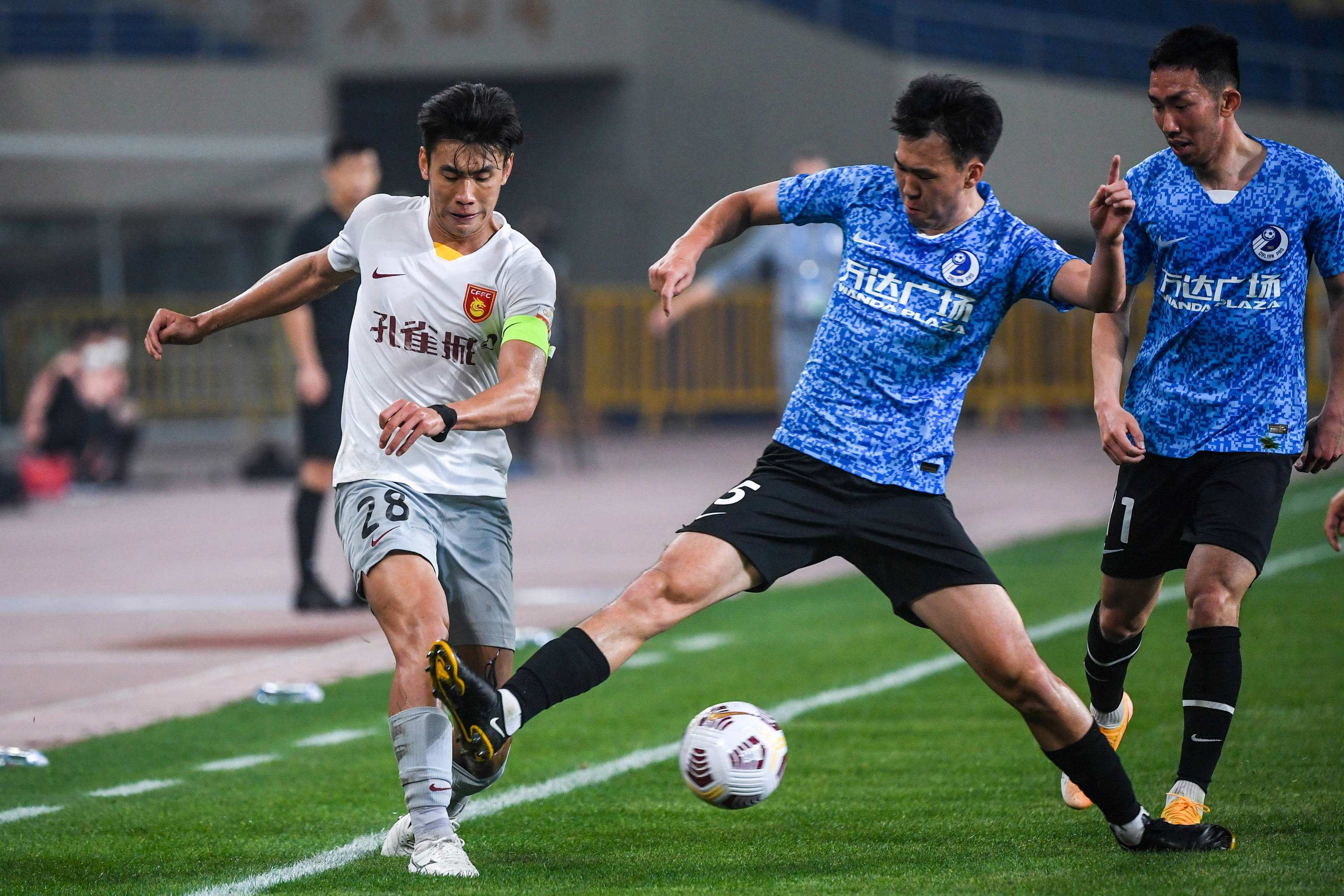 足球欠薪解散,球队解散欠薪还要支付吗