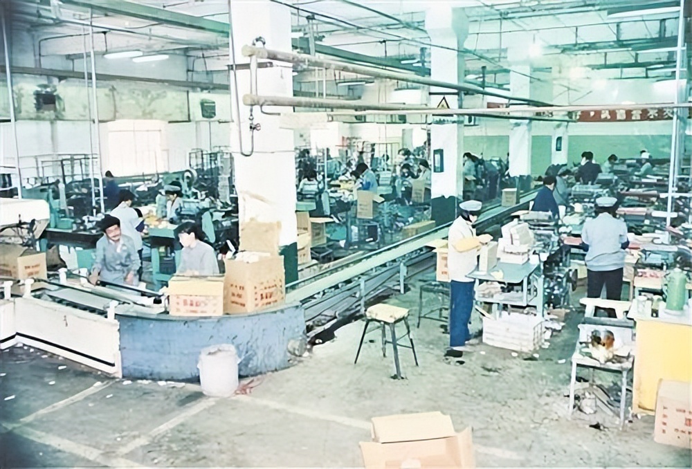 70年代香烟经典老烟图片,见过这几种香烟的估计都老了