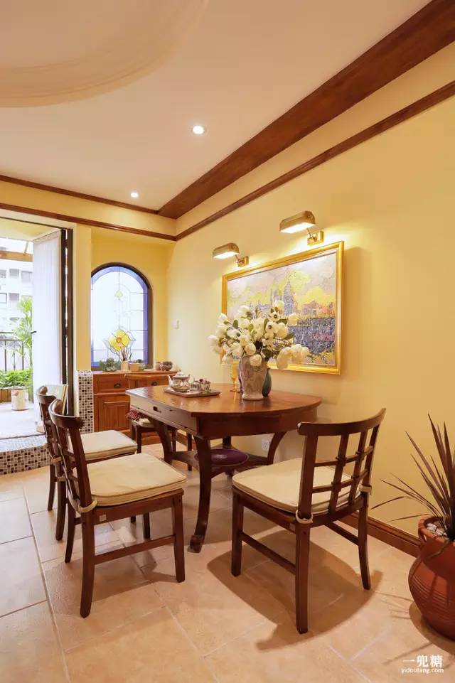 从装饰着手让家里更加温馨,从硬装开始打造家的高级感