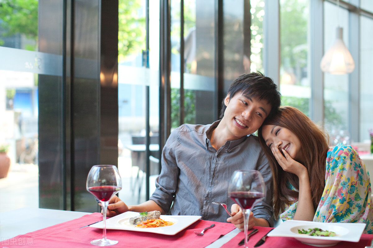 老公总是在你面前说小三的好,男人说小三是意外出现什么意思