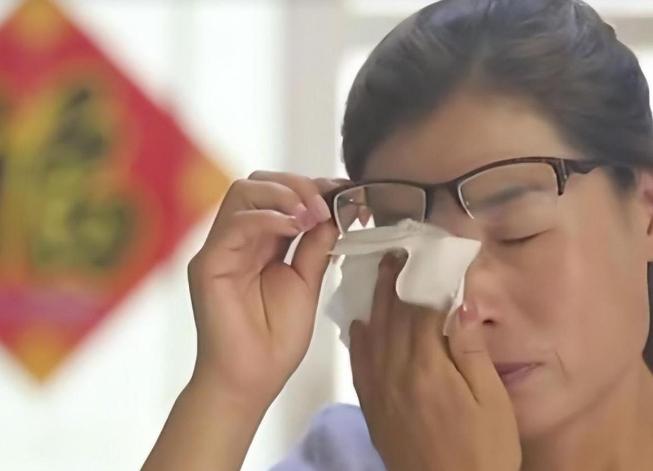 2018年，陕西一位21岁女孩网购蛇被咬伤7天后身亡，母亲索赔140万