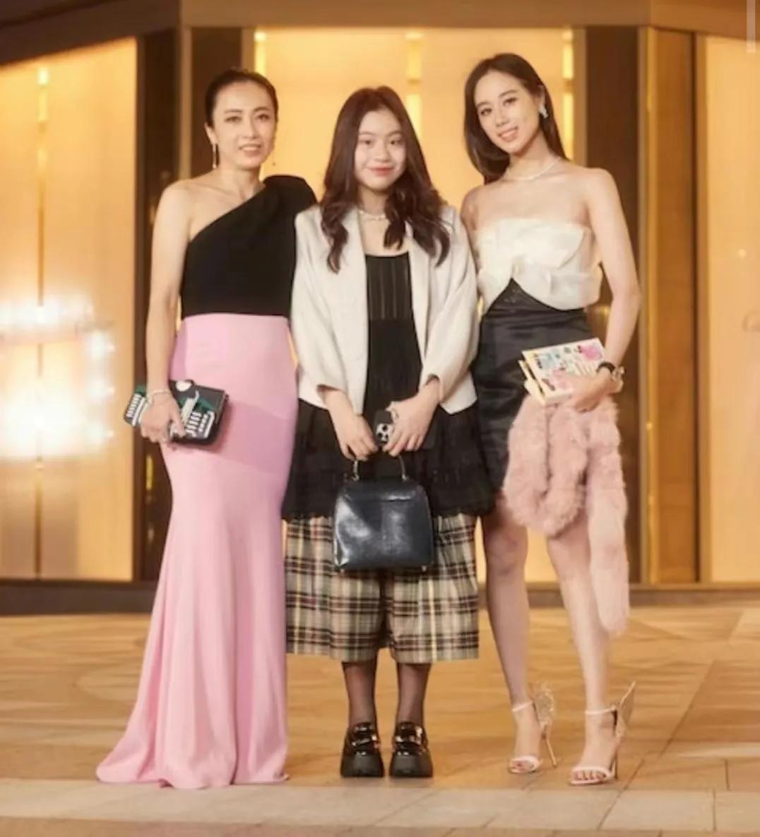 甘比晒刘銮雄66岁所生三胎女儿,甘比刘銮雄生四胎了吗