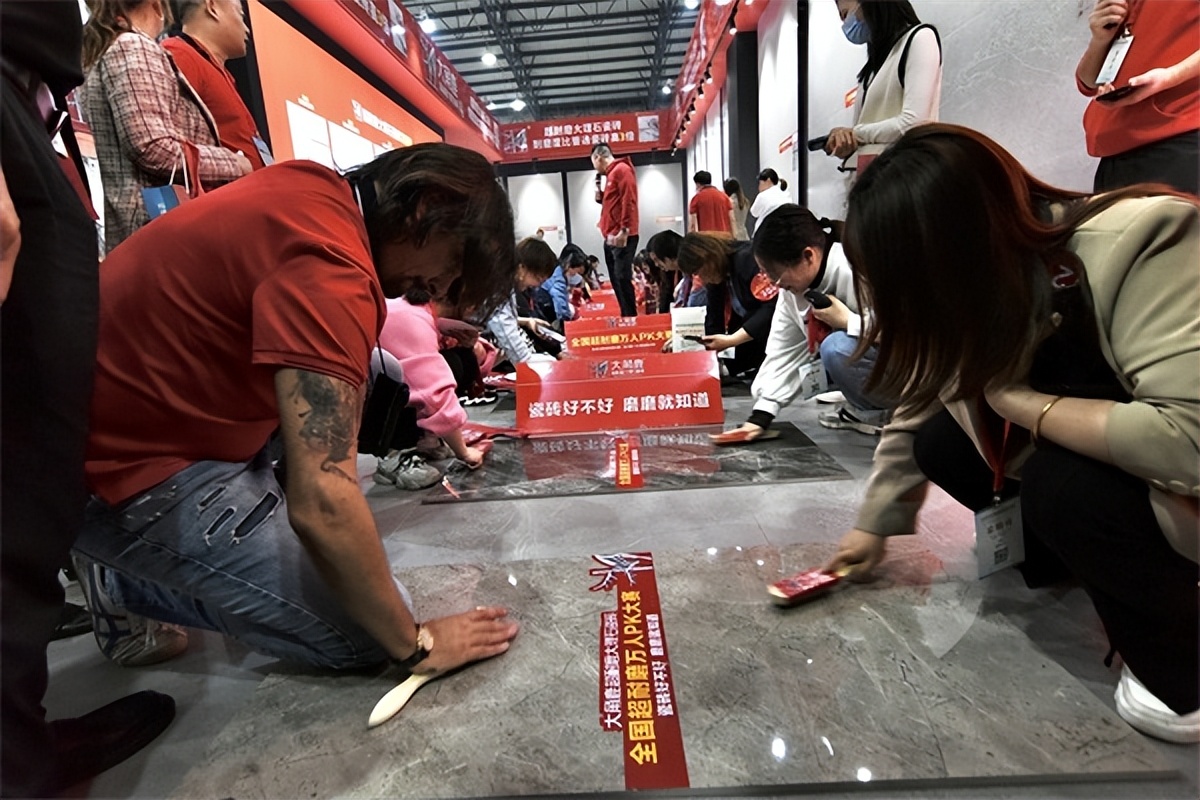 大角鹿瓷砖真的超耐磨吗,大角鹿瓷砖展会