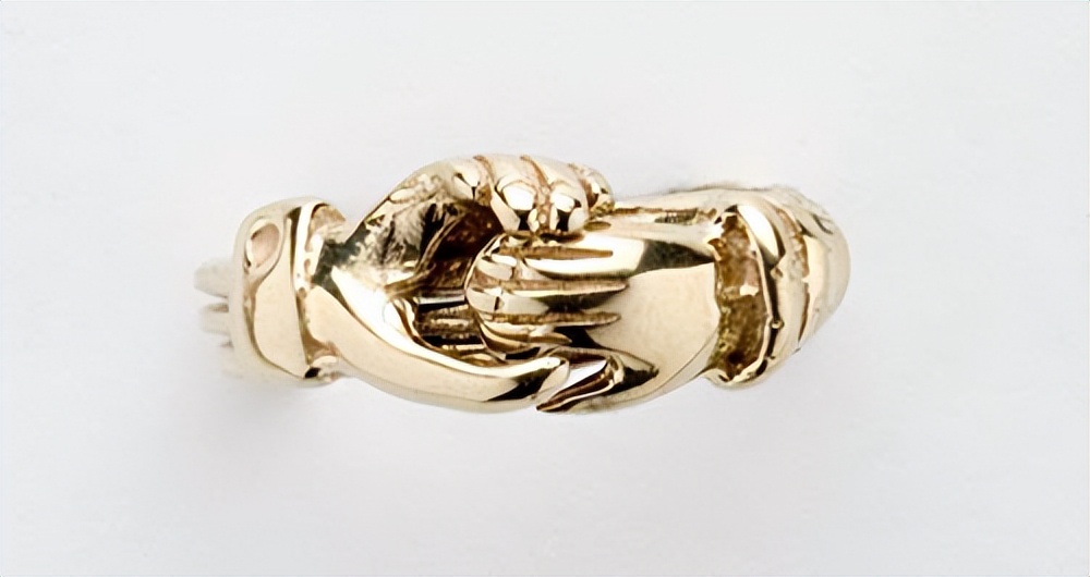 什么款式戒指日常戴比较方便,哪个款式的戒指戴着最舒服