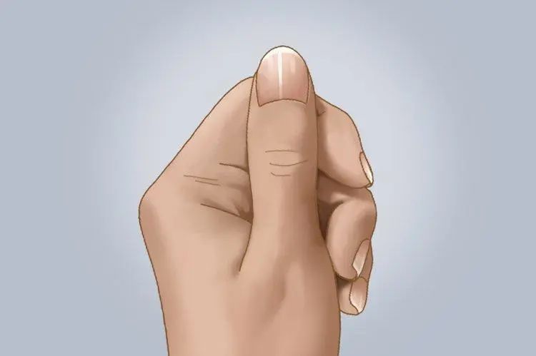 为啥指甲会有竖条纹,指甲有竖纹是因为有什么病吗