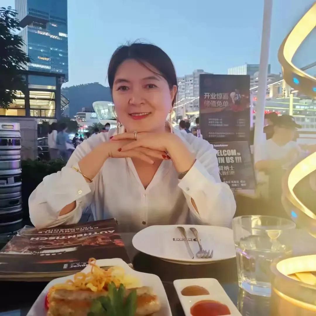 做一个风华正茂的女人,做一个知性美丽又魅力的优雅女人