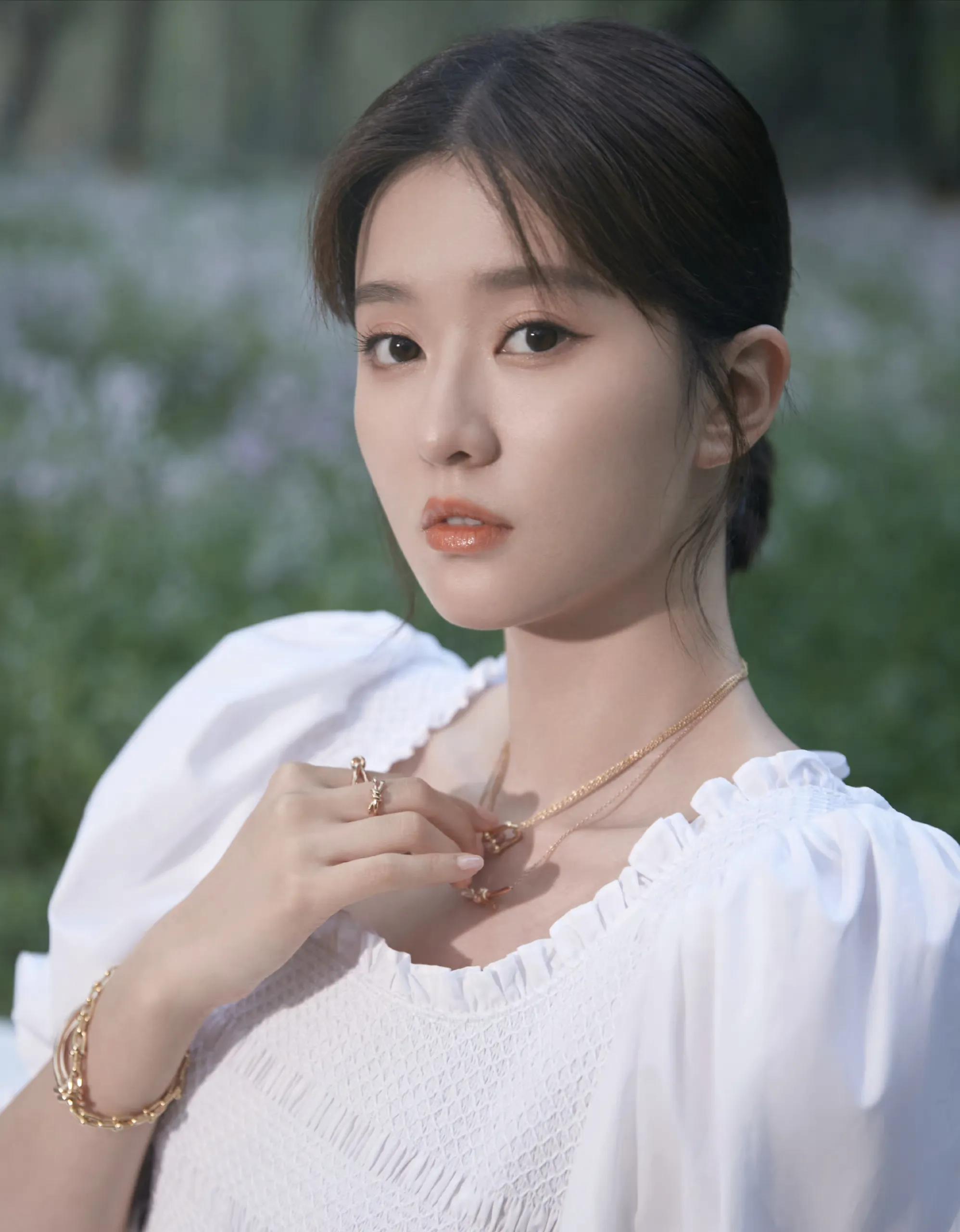 乔欣高清写真美照,女演员乔欣最漂亮美图