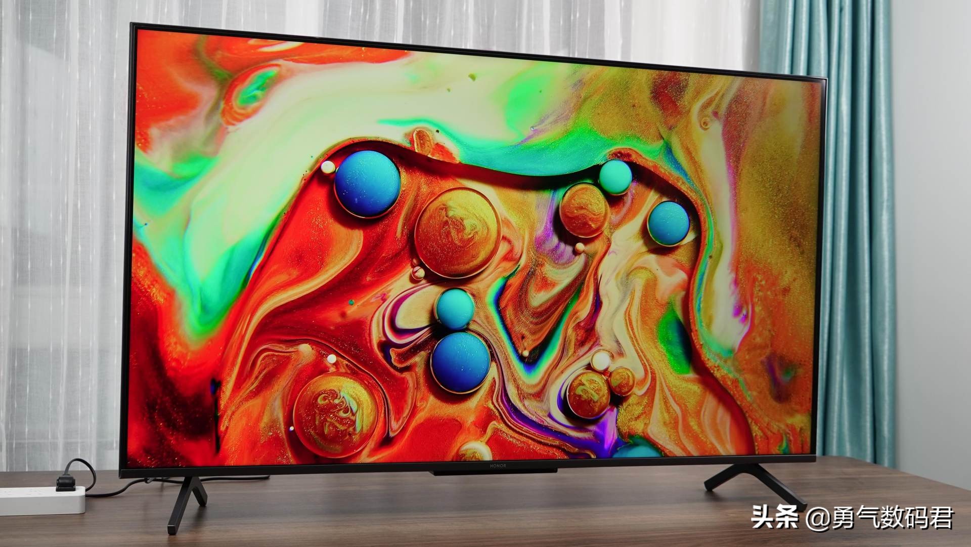 荣耀智慧屏x12g版与4g版谁值得买,荣耀智慧屏x175寸和se75寸