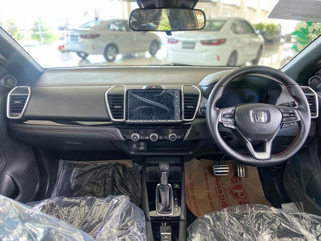 实力超越桑塔纳！新款本田CITY进店！油耗5.4升，或售7.8万，帅气