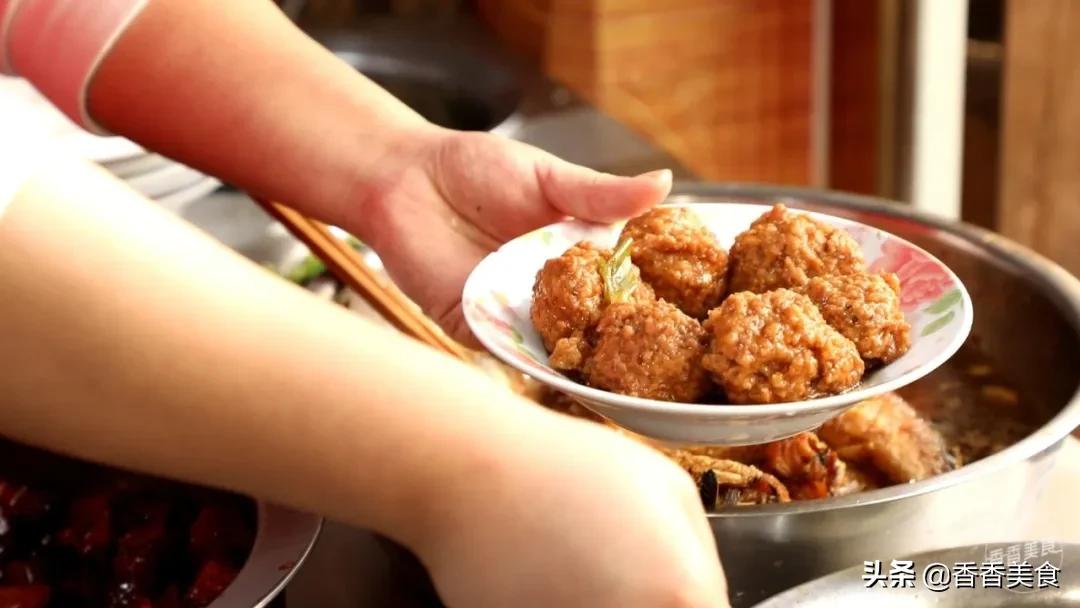 吃货说它是“盒饭界”的天花板，有人一次干掉六碗饭