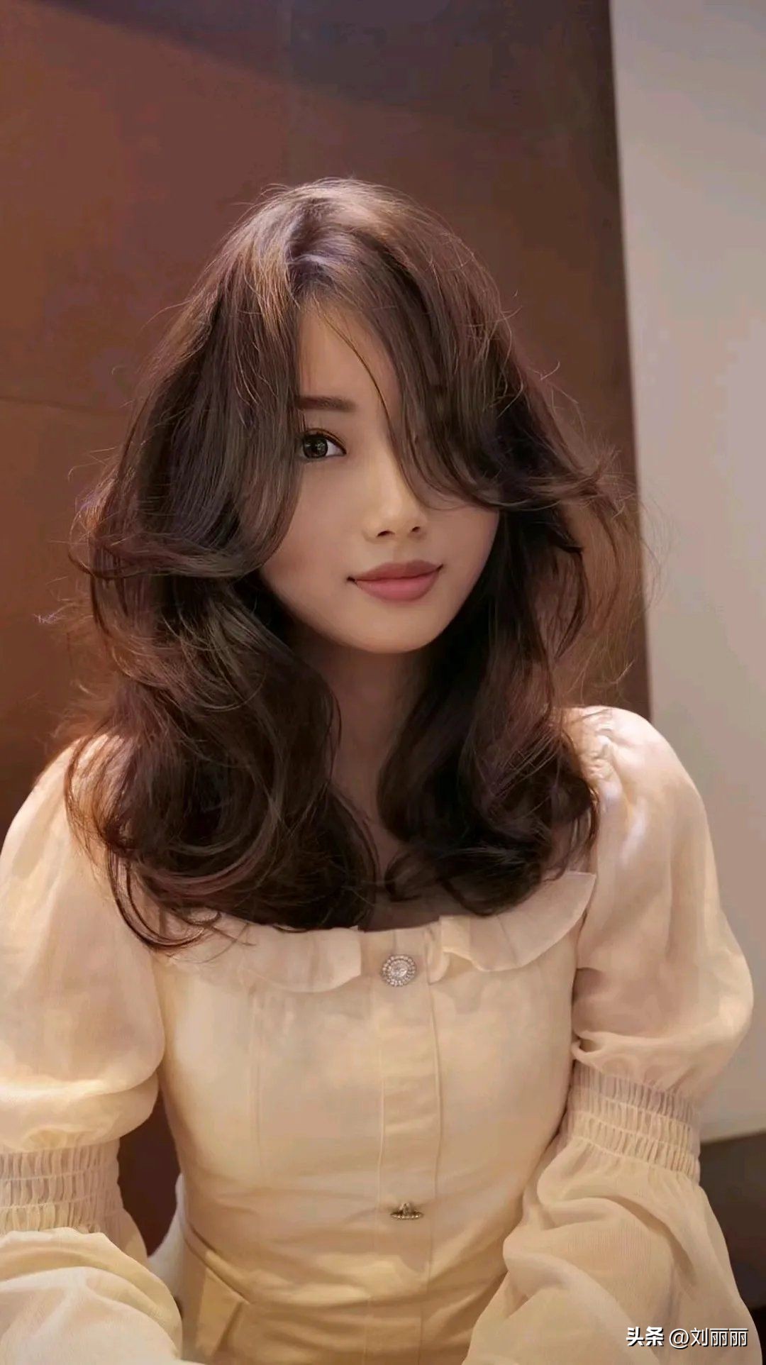 波波头挑染造型怎么搭配,减龄波波头烫发发型