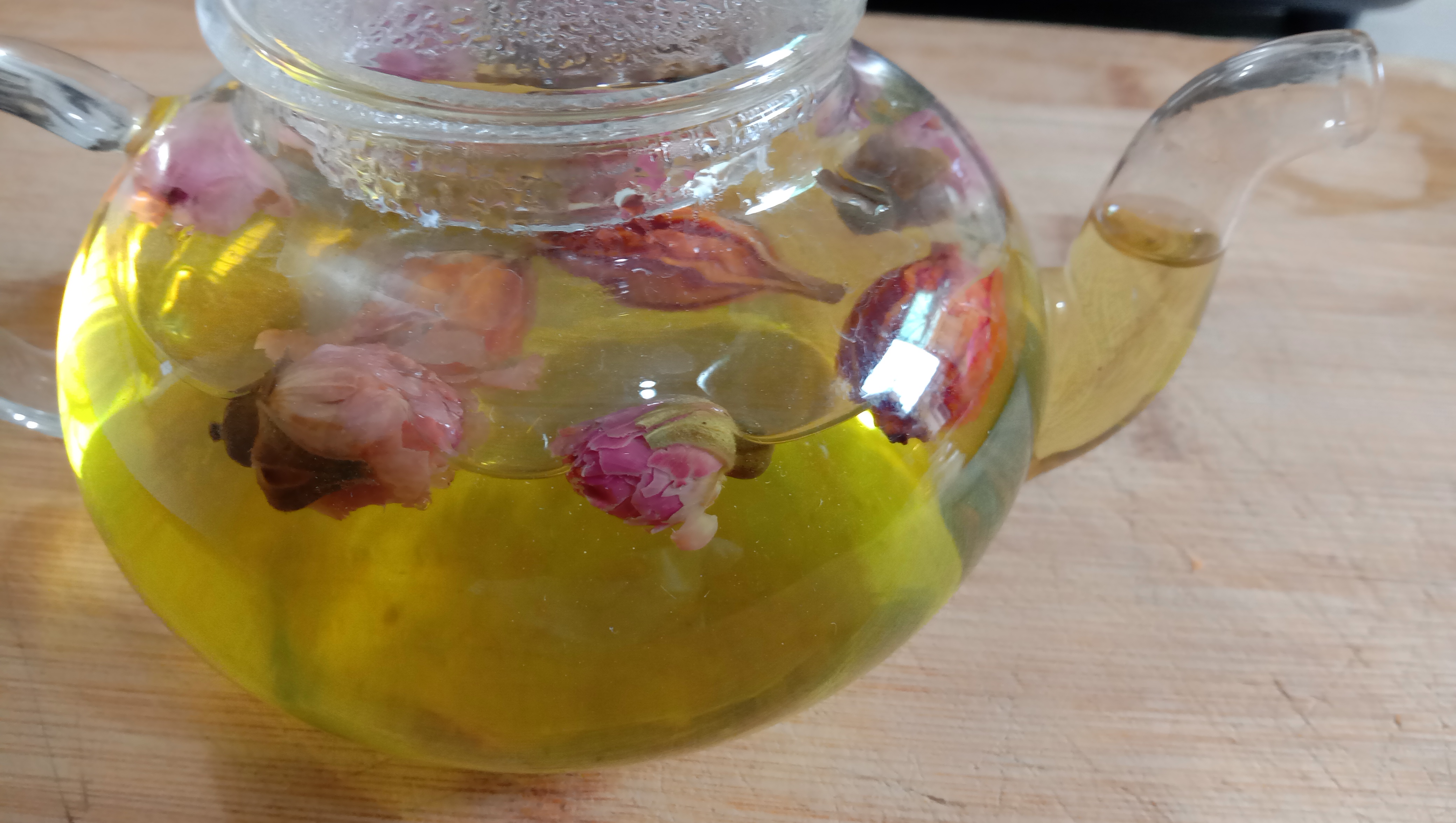 体内火旺喝什么花茶,阴虚火旺喝玫瑰花水